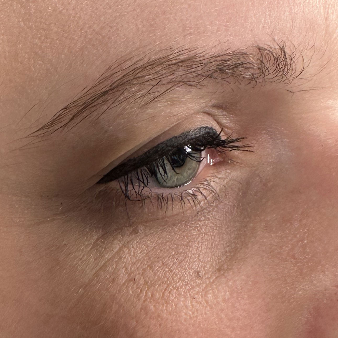 avant maquillage permanent des sourcils