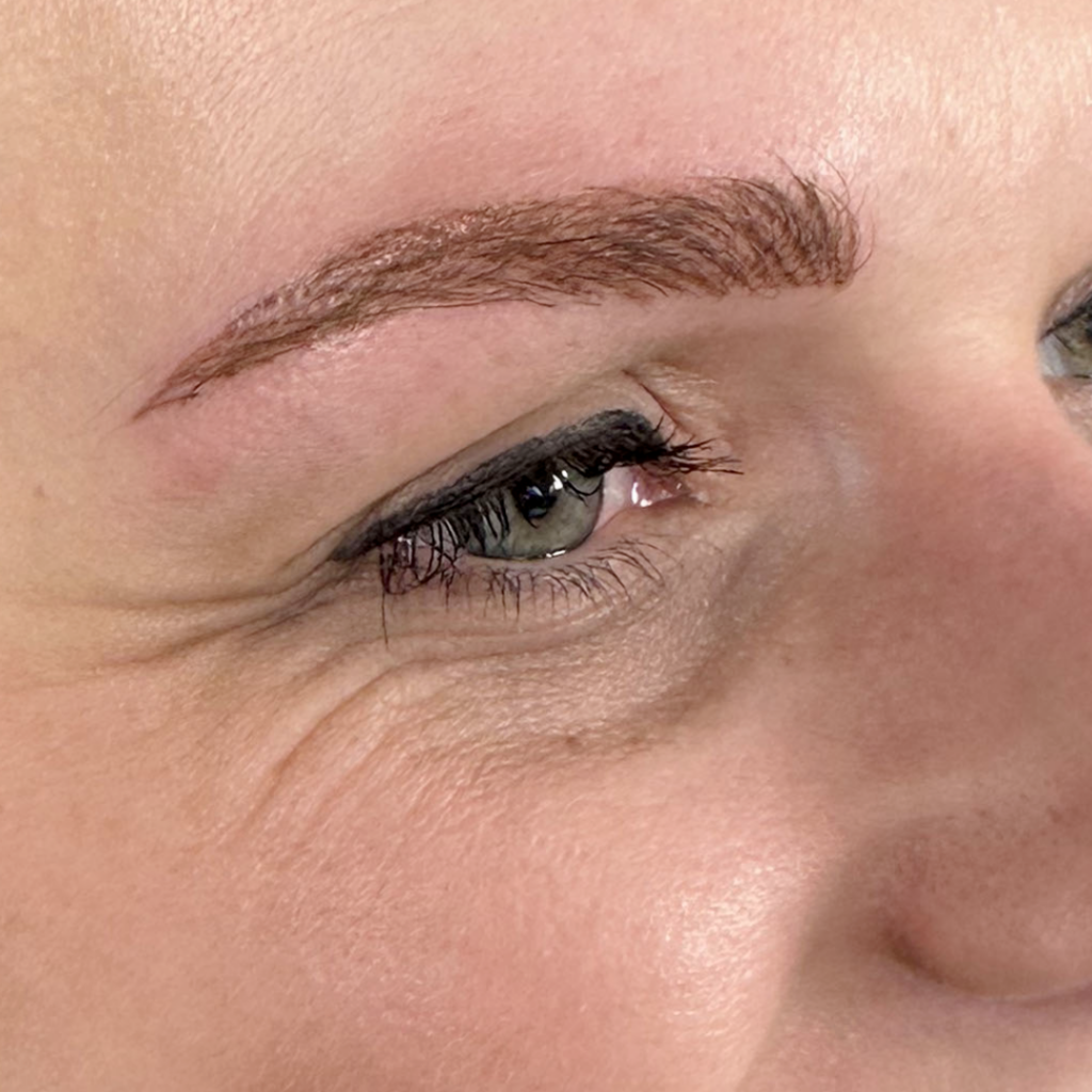 apres maquillage permanent des sourcils