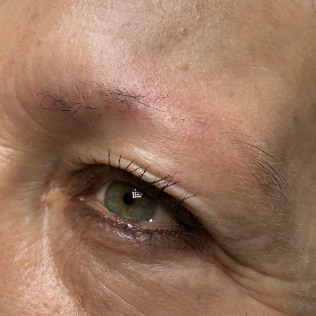 avant maquillage permanent des sourcils