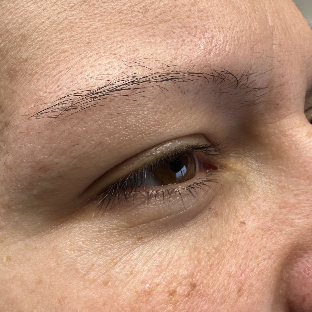 avant maquillage permanent des sourcils