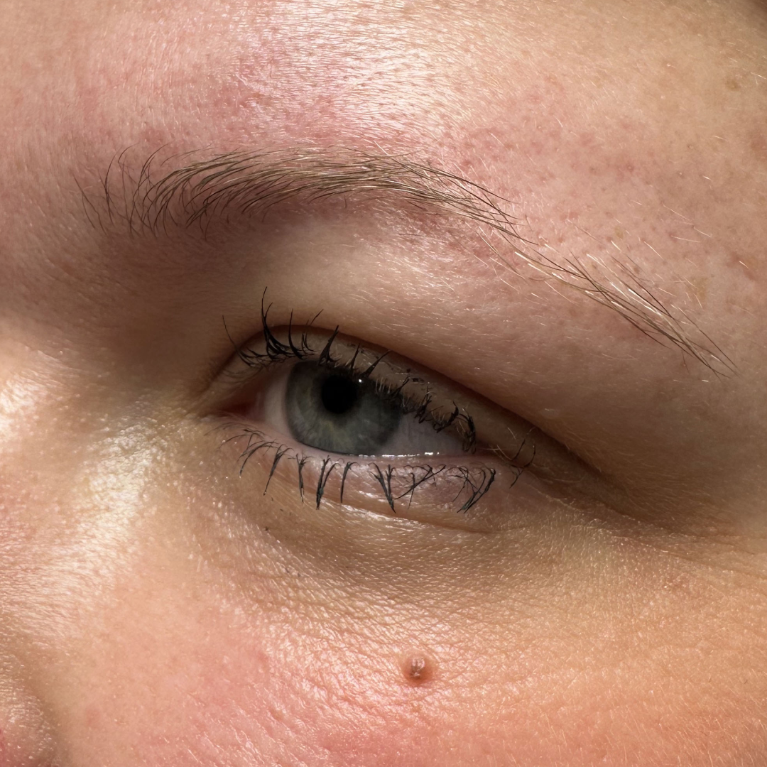 avant maquillage permanent des sourcils