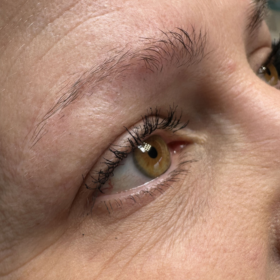 avant maquillage permanent des sourcils