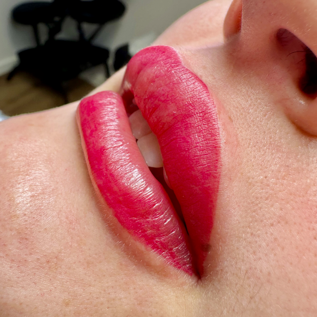 apres maquillage permanent bouche levres