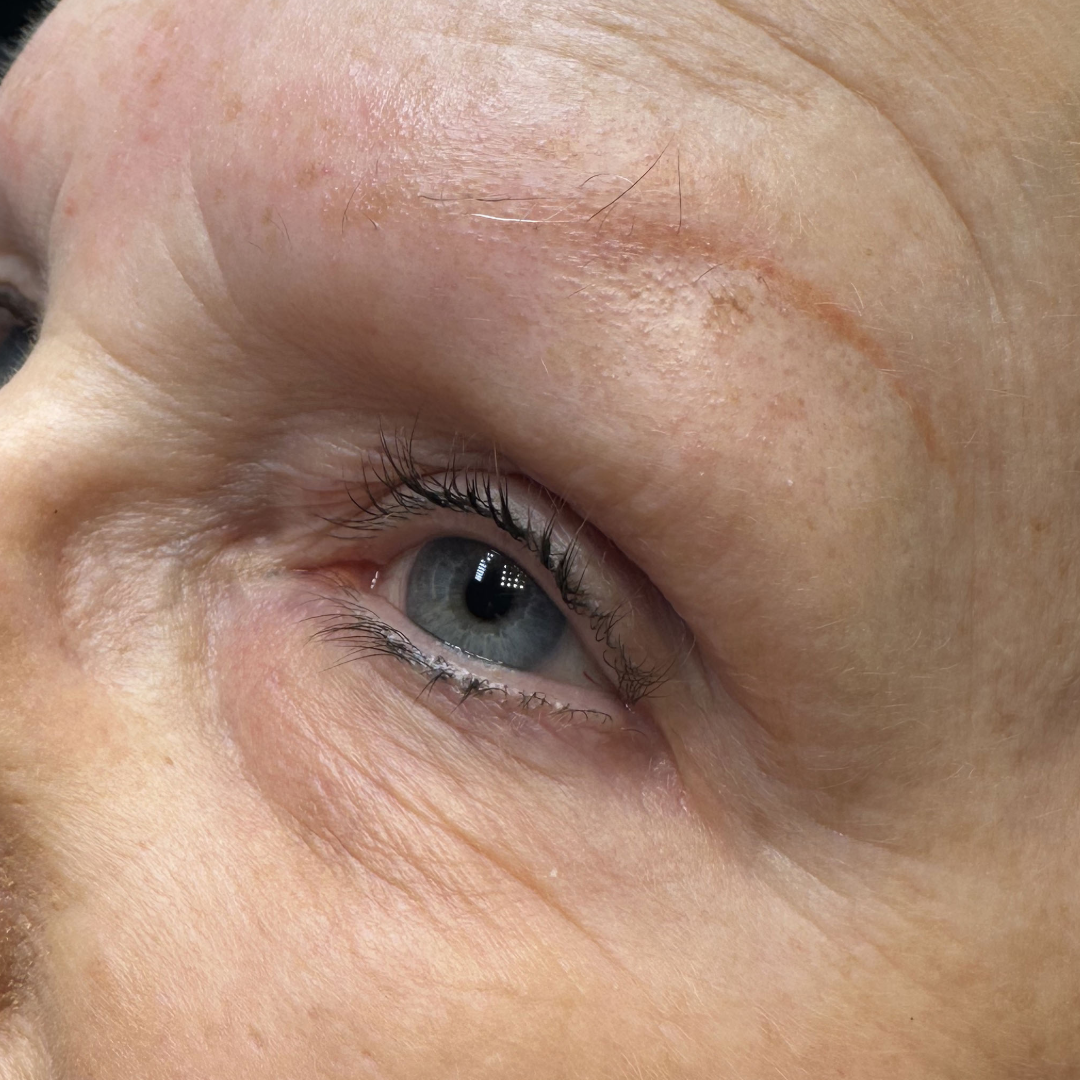 avant maquillage permanent des sourcils