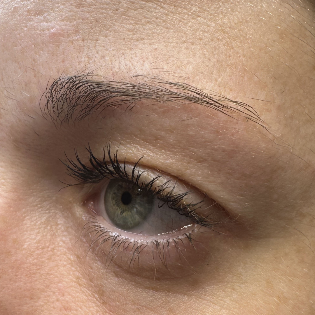 avant maquillage permanent des sourcils